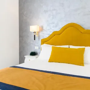 2* לינה וארוחת בוקר Luxury House